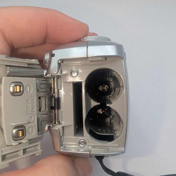 **SOLD** Sony Cyber Shot DSC-P73 Digital Camera - 4.1MP 3x Optical Zoom Y2K - Picture 7 of 14